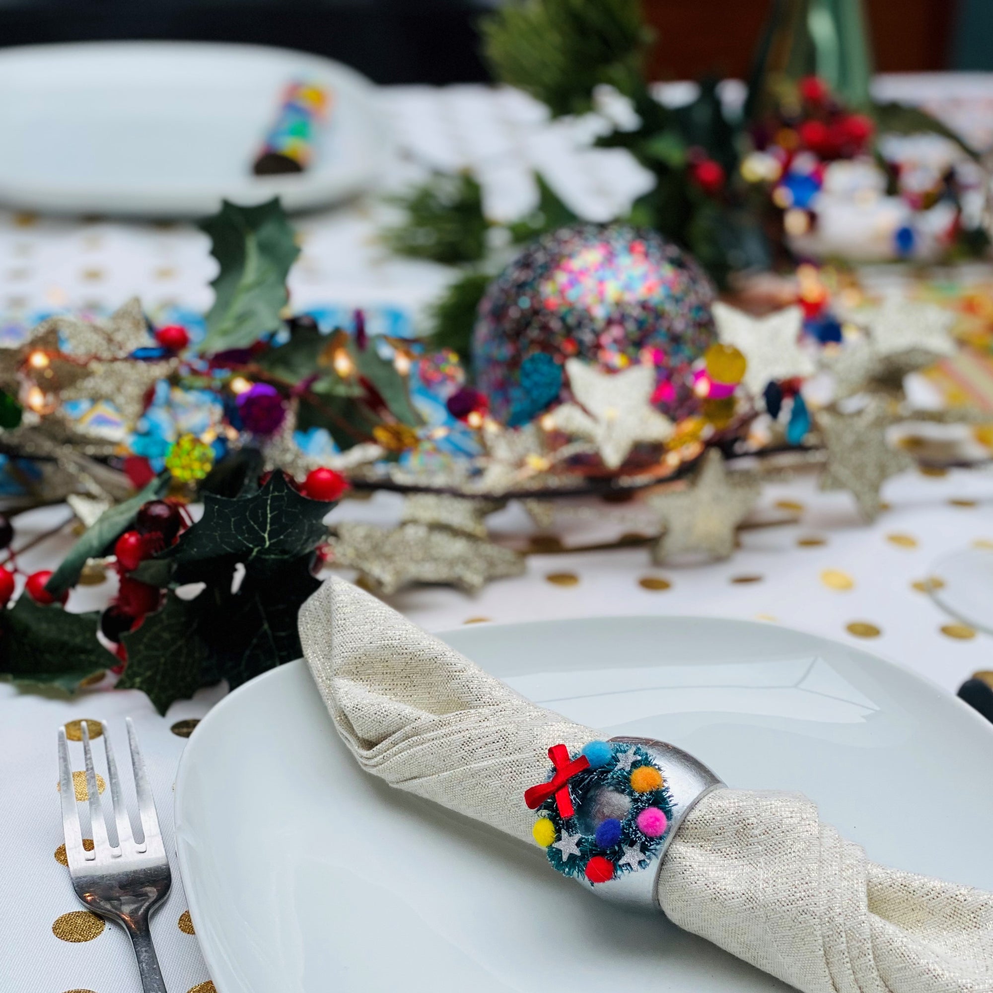 Set Of Four Kitsch Christmas Wreath Napkin Rings